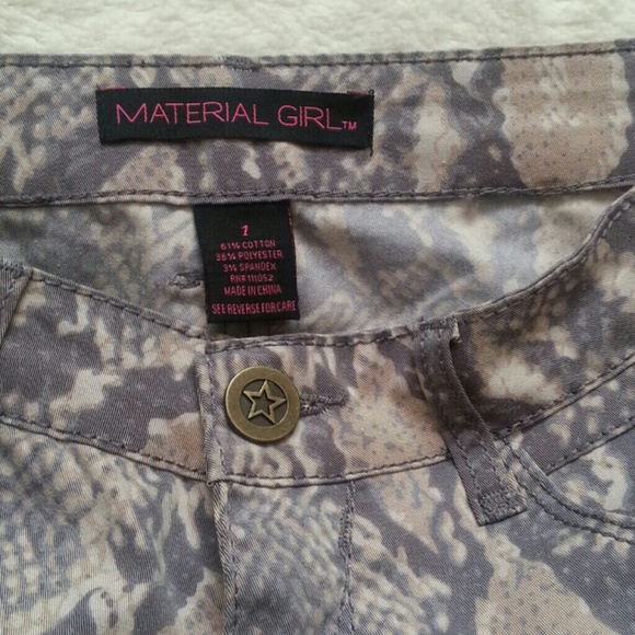 SOLDBUNDLE.  Skinny Pants - Picture 4 of 4