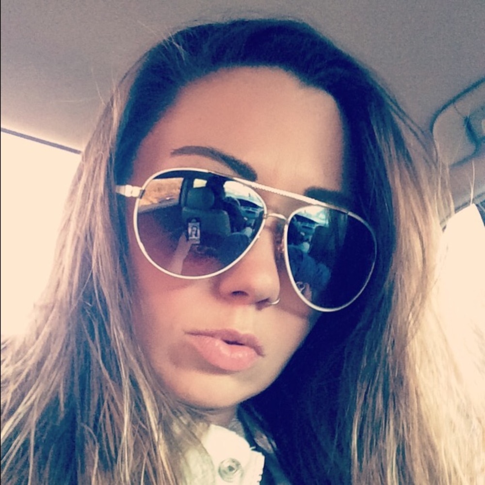 Meet your Posher, Jennifer