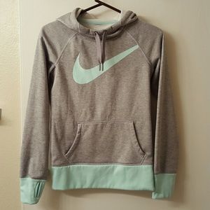 🚫 Deal of the Day 🚫 NIKE Mint green Therma-Fit.