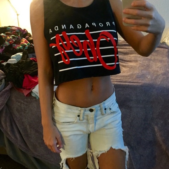 Black obey cropped tank top - Picture 2 of 2