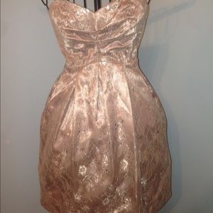 Sweetheart neck, strapless dress