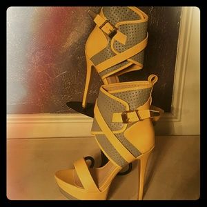 Women shoes-new never worn