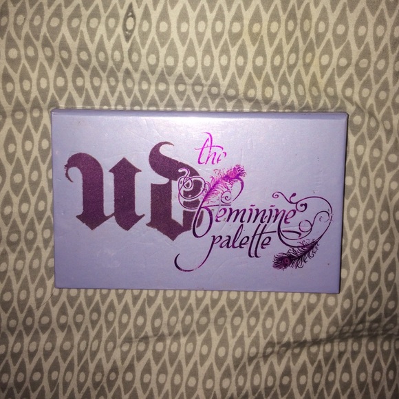 Urban Decay the Feminine Palette