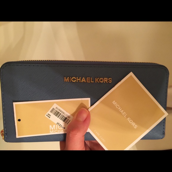 Michael kors wallet bran new! - Picture 3 of 3