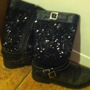 Beautiful sequence boots❤️😃