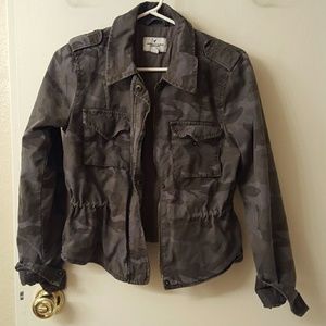 🚫 Deal of the Day 🚫 Camo jacket!