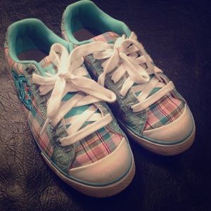 DC plaid shoes