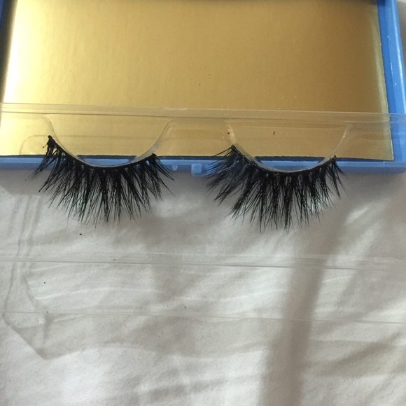 False eyelashes