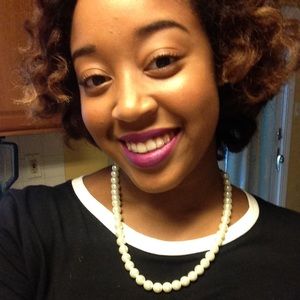 Meet your Posher, Alicia