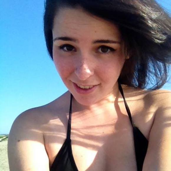 Meet your Posher, Kendall - Picture 1 of 1