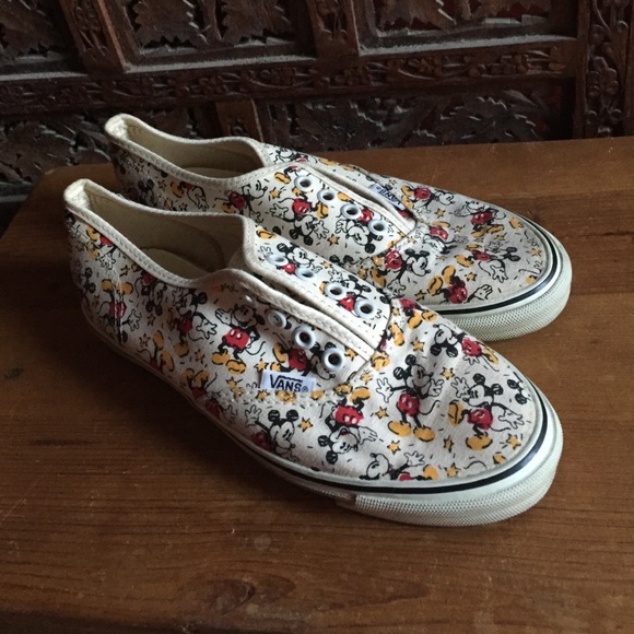 Limited edition VANS- vintage Mickie Mouse 7.5