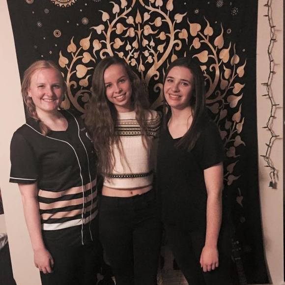 Meet your Posher, Carla - Picture 1 of 1