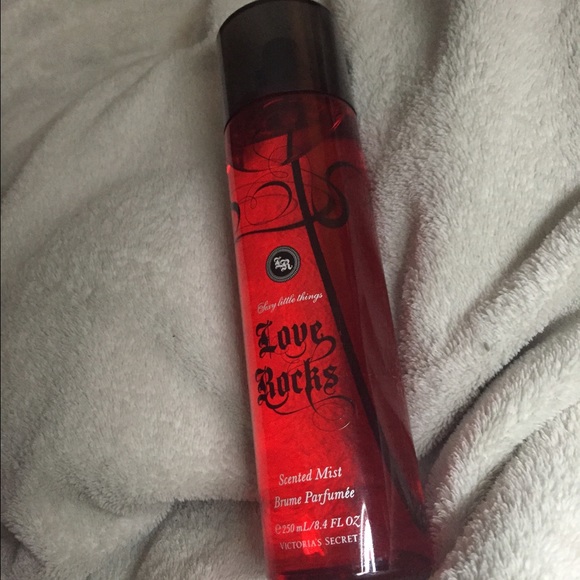 Victoria Secret Love Rocks Body Mist