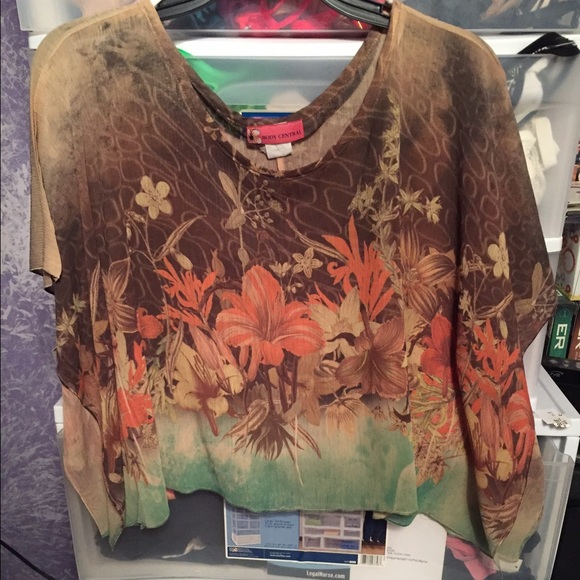 Floral poncho tee
