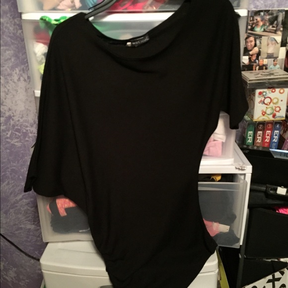 Off shoulder form fitting tunic