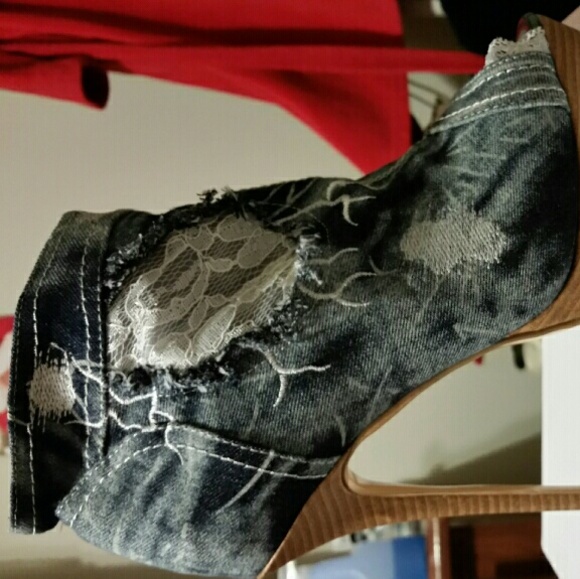 Denim distressed bootie