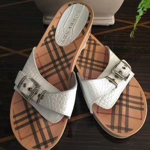 Super comfortable white Burberry sandals