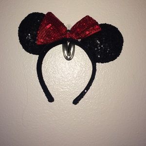 Minnie Mouse ears