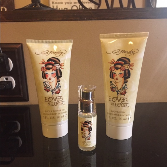 Ed Hardy Love & Luck Mini Perfume Set