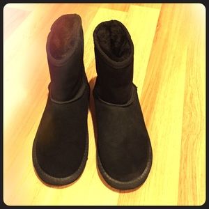 Ugg short boots