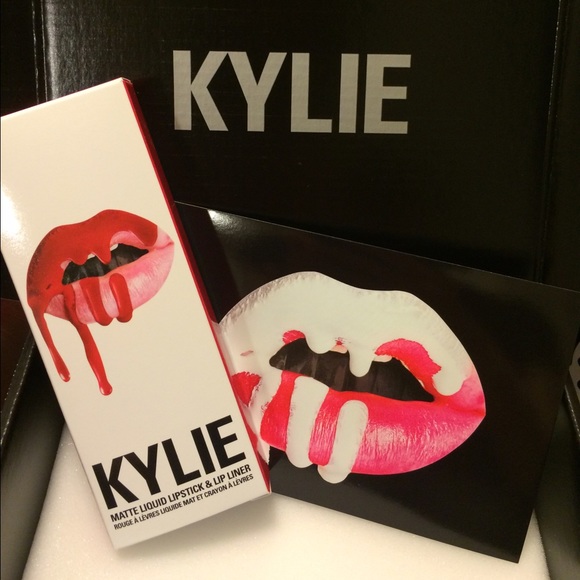 Kylie lip kit in Mary Jo K