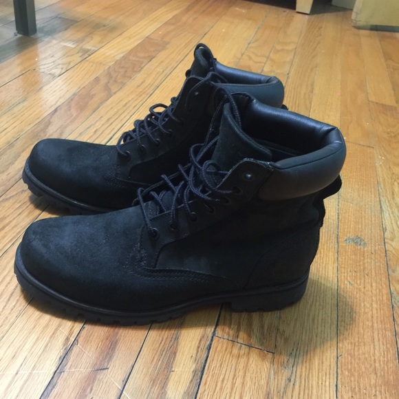 All black timberlands - Picture 1 of 1