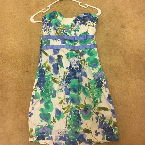 Strapless dress