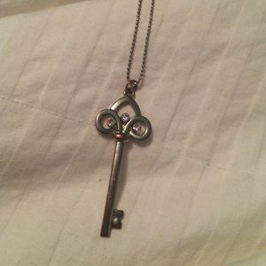 LOOK ALIKE TIFFANY KEY NECKLACE