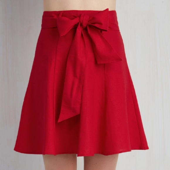 Musee Matisse Skirt in Crimson