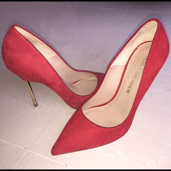 New Kurt Geiger Britton Red Suede & Gold Heel - Picture 2 of 4