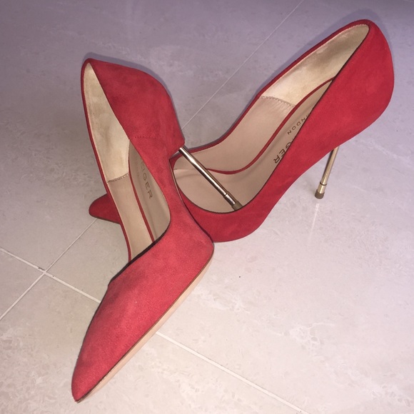New Kurt Geiger Britton Red Suede & Gold Heel - Picture 3 of 4