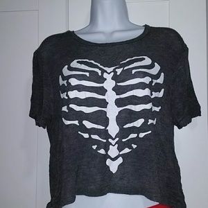 Heart ribcage gray cropped loose fit tee