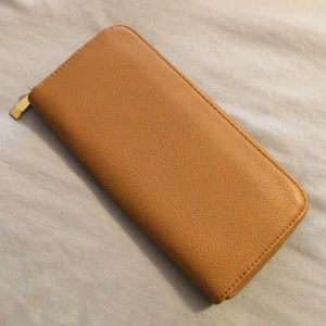 Tan zip around wallet
