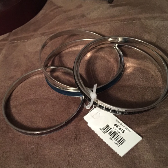 Bangle bracelets (set of 6)
