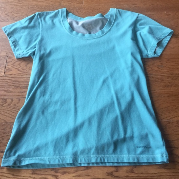Patagonia baby blue tee