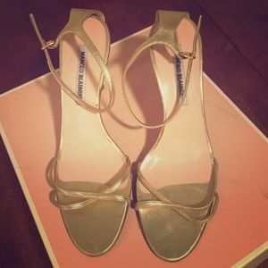 Manolo Blahnik golden heels