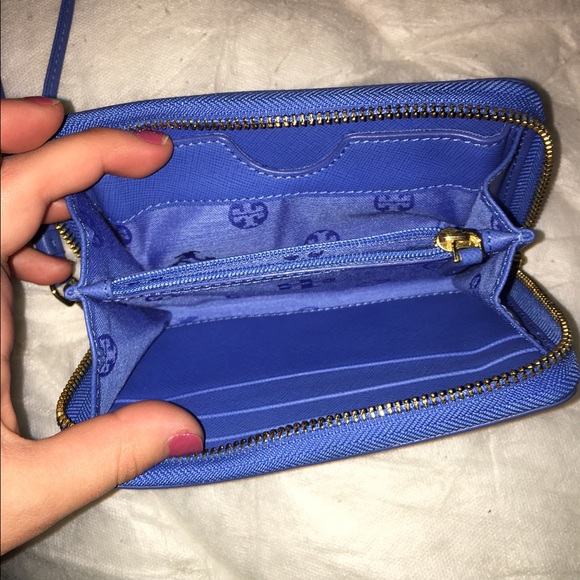 Like New Authentic Tort Burch phone wristlet! - Picture 2 of 2