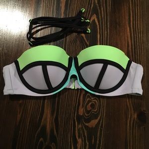 Color block bikini top
