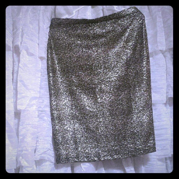 Gorgeous sparkling gold and black pencil skirt!