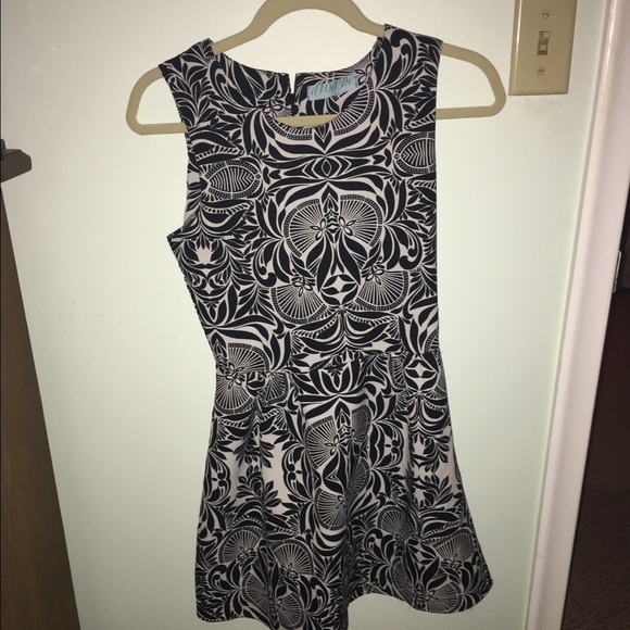 👗Francesca's Dress - Brand is Anna Be - Picture 3 of 3