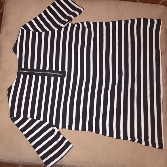 ❗️SOLD❗️Gap Short Sleeve Striped Top with Zipper - Picture 2 of 2