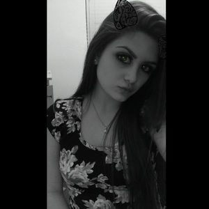 Meet your Posher, Laura