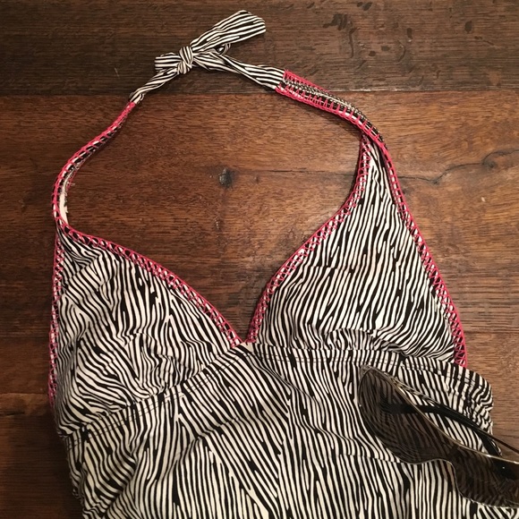 ⭐️⭐️3/$25⭐️⭐️Kenneth Cole Reaction swimsuit Small - Picture 2 of 4