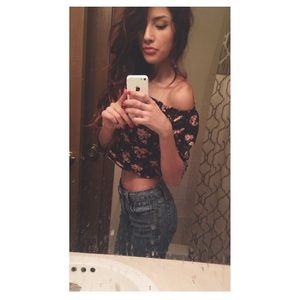 Crop top! Floral print🌺