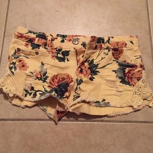 Women's flowered shorts size 5