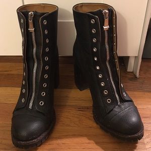 Report black leather boots size 7.5
