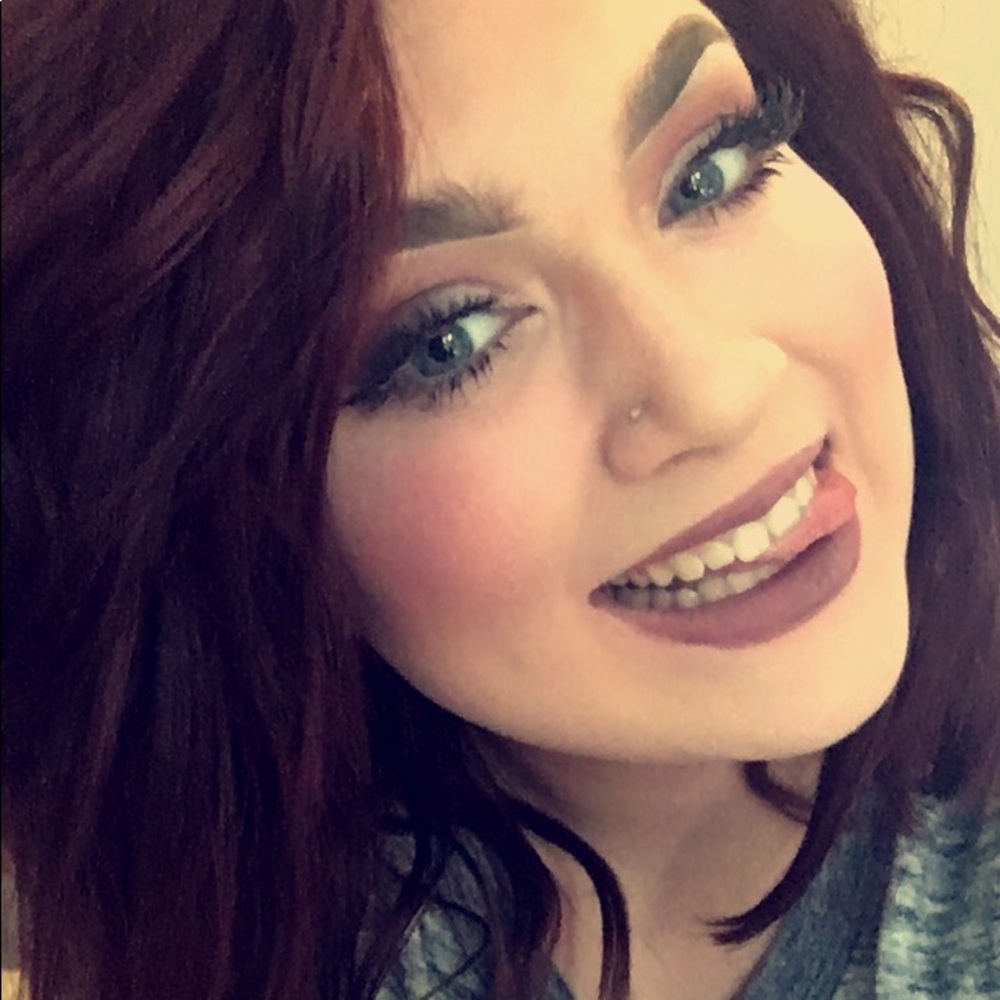 Meet your Posher, Abby mackenzie