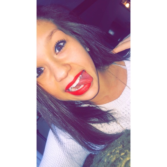 Meet your Posher, Lauran - Picture 1 of 1