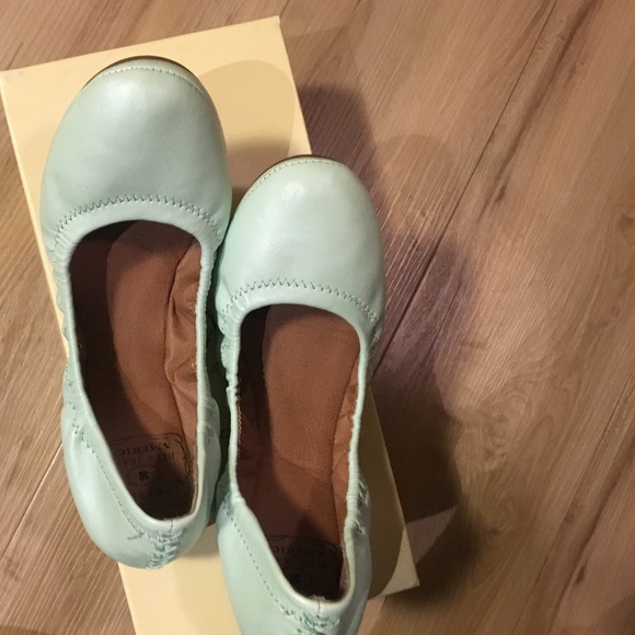 Lucky Brand flat shoes- mint green color