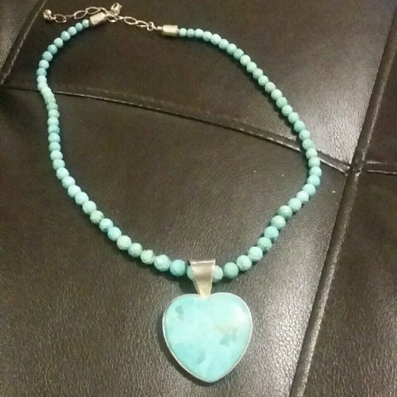 Turqoise heart stone necklace.
